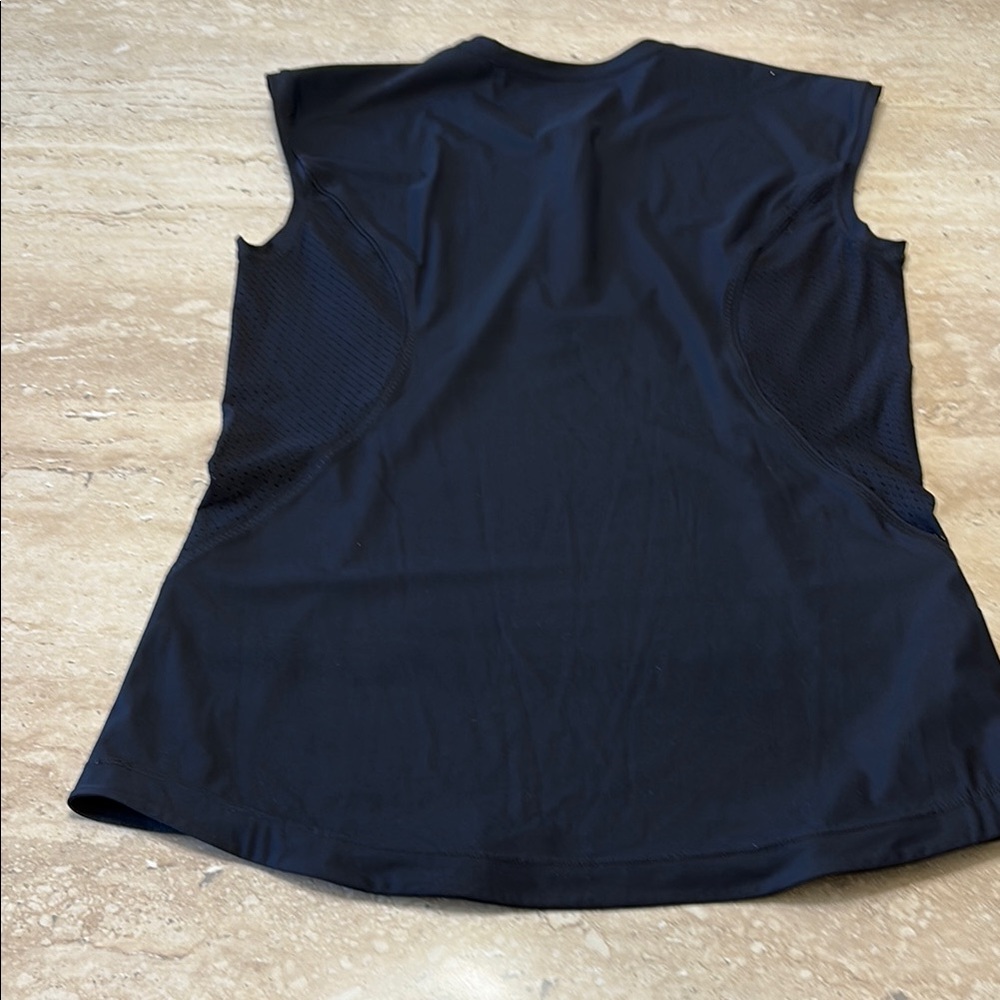 NWOT Athleta Black Fitted Sleeveless athletic top. Measurements and photos. - Picture 11 of 13